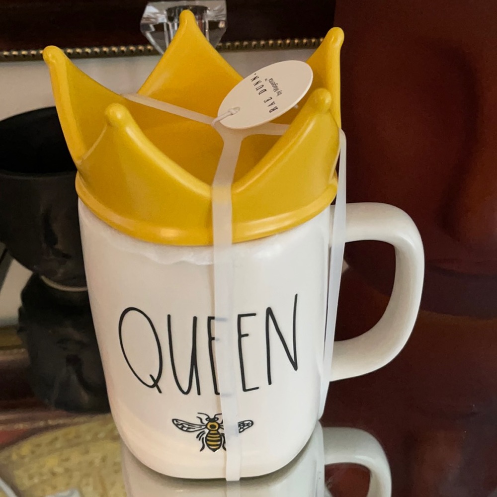 Rae Dunn Queen Mug with Crown Top